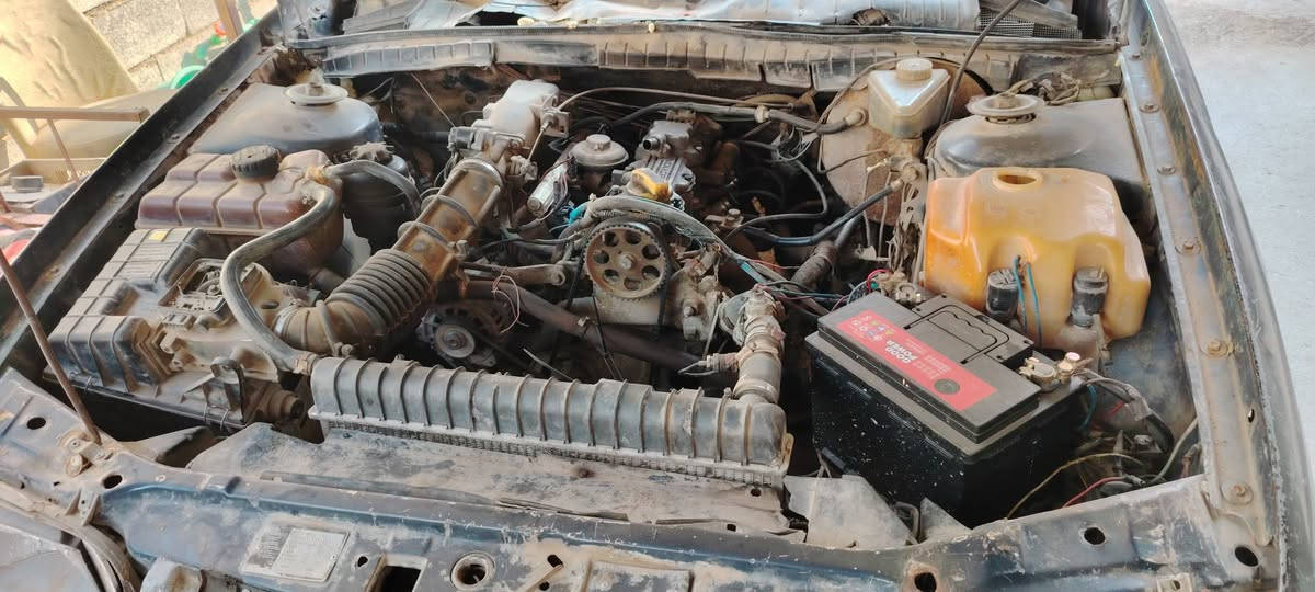 اوبل اوميكا ...گير عادي
سيارة شغالة  وبيها محرك وكير خير من الله
إبيعلك كوم حديد فقط ..مثل ما بل صور..لارقم وتحويل ولا اي شي..
مكان ديالى..هبهب 
اتصل وادلل ***********
