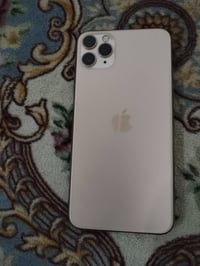 متاح آيفون 11بر ماكس ذاكره 256 مبدل شاشه مبل بطاريه بالشرط فيس آيدي شغ...