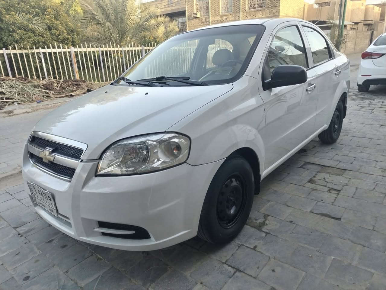 السلام عليكم افيو للبيع  موديل. ١٣. رقم نجف. مكينه مسكر 
 تبريد. حدايه كله جديد. ستوني مسوي.  بيه دور الجاملغ الامامي. صبغ. يم الذيل. وبيه كارتات ثنين .   اثر شخوط. سياره جديده  ومكفوله من فتح  السعر ب ٨٢ وبيه مجال. الاستفسار ***********
