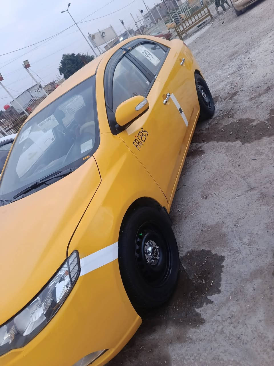 سلام عليكم فورتي موديل 2009 وارد كوري محرك ألف وستمية دوش كير صدر تبريد خير من اللة  تخم تاير هوة ول اويالة جديد رقم واسط تحويل مباشر بيهة ضربة بصيطة جاملغ خلفي ايسر بدون دواخل أبد بجم كبس لوك داخل ابيض بصمة تشغيل تحكم استيرن مري شفط السعر 80وبيهة مجال للطيبين رقم الهاتف *********** بغداد ***********
