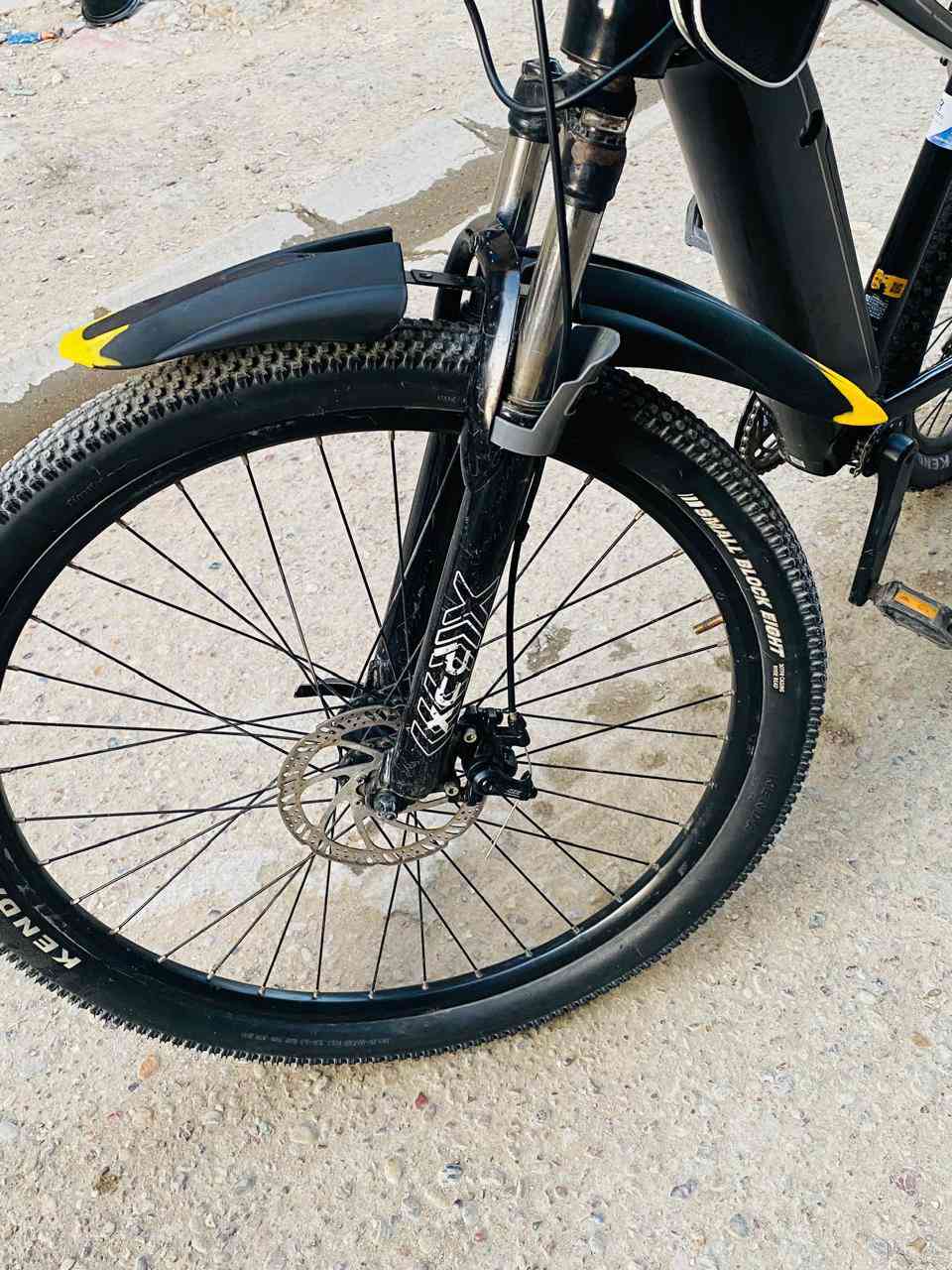 السلام عليكم للبيع بايسكل شحن ليثيوم ياباني اصلي مال باله ماركه بطاريه 36فولت ملف 500 واط يجي وياه بصمتين وسويجين مكاني بغداد جديده سعر 500 وبي مجال *********** مامتواجد خاص فقط على الرقم
