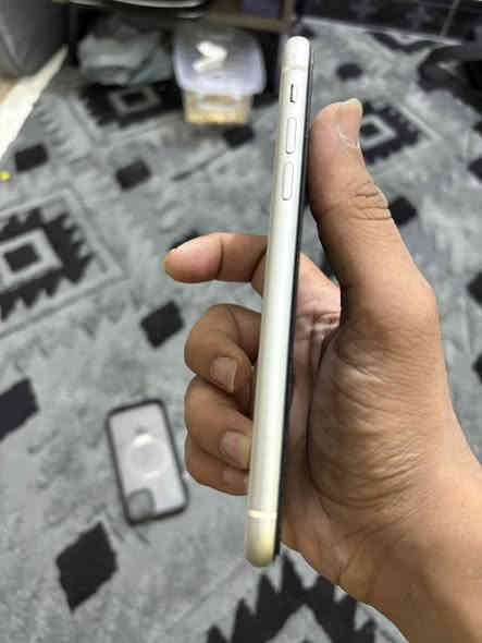 سلام عليكم 11عادي ابيضّ بطاريه 85
جهاز وتر ما مفتوح 
ذاكره 64
سعر 225
الجهاز فقص خدوش بلشاشه الباقي سليم 
***********
ما عندي  توصيل
