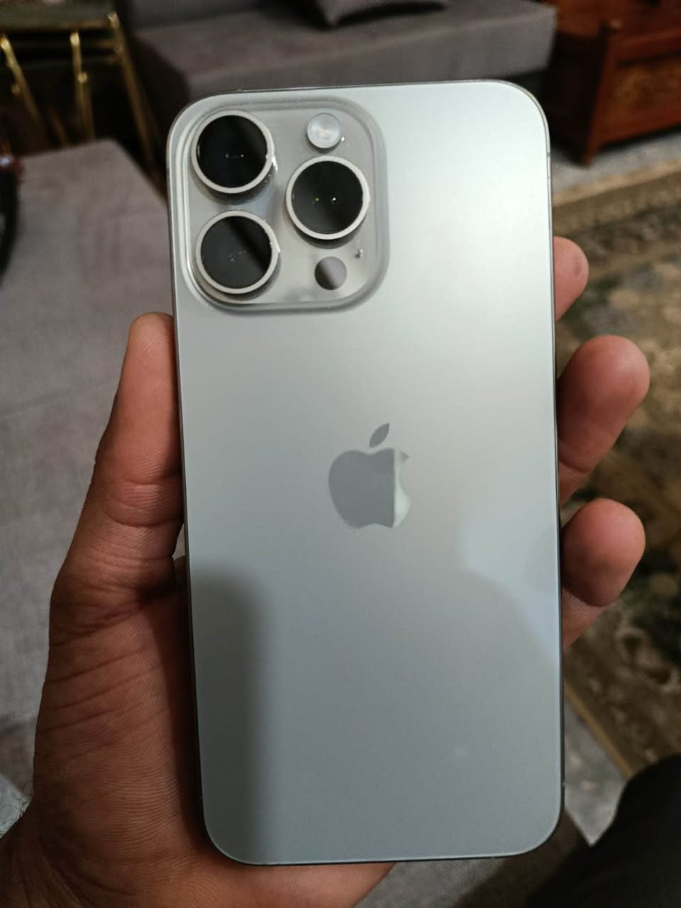 السلام عليكم 

ايفون 15 برو ماكس للبيع 

جديد بطايه ٩٧  حقيقي 

الجهاز نضيف اخوً الجديد 

الاستفسار الاتصال ع رقم 

0770 907 7965 البصرة, العراق
