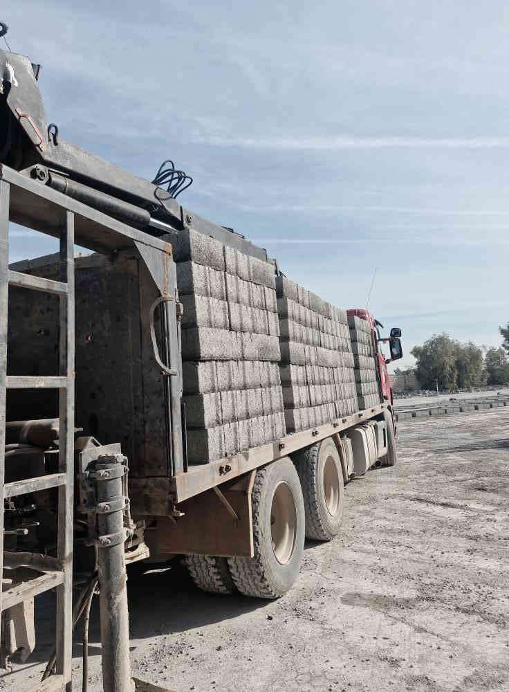 إسلام عليكم يوجد لدينا بلوك مجوف درجة أولى واصل للزاب اب٤٥٠ وشميط٤٦٠ اتصل وحياك *********** بلوك رمل كساره 
وبلوك رمل نهري  ....واسعار مناسبه وبلوك ١٥ واصل شميط وزاب وزراريه وذويب والراوين اب ٤٢٠ وحياكم الله
