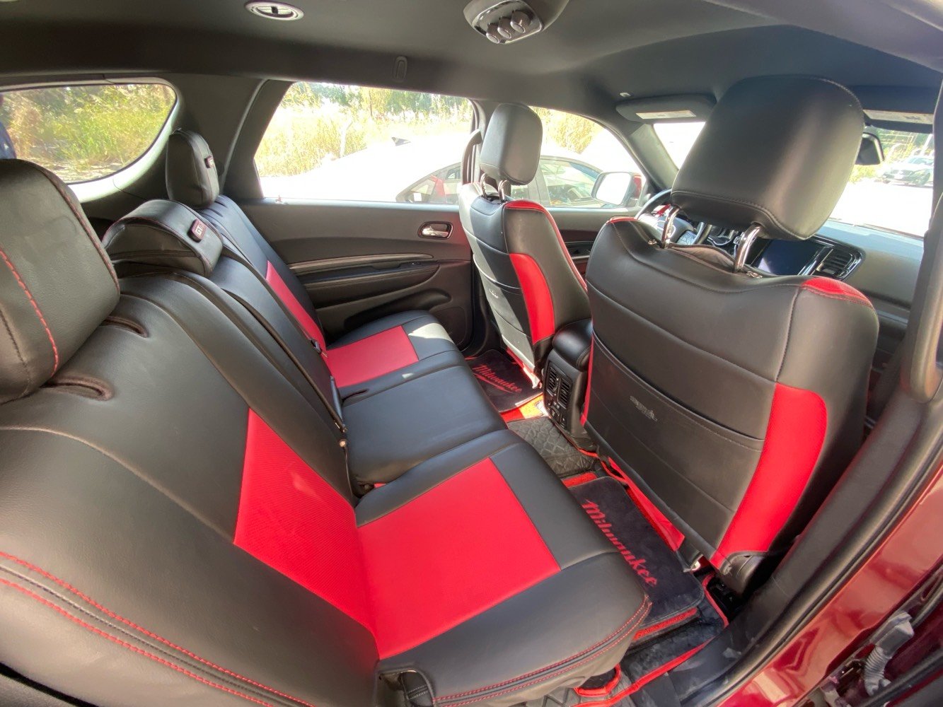 دوج دورنكو2022  
محرك 6 سلندر GT
ماشيه 19
وارد امريكي مرقمه على ايدي 
رقم اربيل تحويل ثاني يوم
محرك  6سلندر
 سلندر بخاصية توفير الوقود ECO 
 + جنطه كهرباء 
بصمه
حساسات خلفية اصل مع خاصية  
لايت ١٠٠واط اصلي مع حاجب LED . 
 مع تحرك المرايات الجانبية عند الرجوع الى الخلف حسب التحكم.
نظام صوت ٧ سماعات داخل السيارة 
شاشة دشبول لمس كبيرة  متكاملة الايعازات . وشاشة ٧ انج معلوملت السيارة والعطلات والرسائل... 
17- نظام AUX + Bluetooth . نظام ملاحة GBS شاشت تنته كبيره
+ ذاكرة ميموري كارد موضعي + USB .
الكشنات  جلد متصل  و تدفئة و تهوية و مع الستيرن تدفئة وتهوية والمقاعد الخلفية تدفئة
كاميرا خلفية دوارة HD
إظهار ضغط الهواء في الاطارات. ومعلومات السيارة الكترونيا مثل كمية دهن محرك و درجة حرارة المحرك والكير والزيت وضغط الزيت الكتروني .
وباقي مواصفات الدورنكو ✔️
للاتصال***********
السعر 280💵
مكاني بغداد