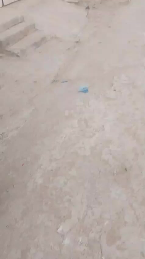 سلام وعليكم   بيت مساحه 150 متر طابو زراعي مفوظ بلطابو  بأسم عراقي مكاتبه ونسخه من الطابو ووكاله غرفتين وصاله وديوان  المطبخ مكانه موجود حاليا من ضمن الصاله رباط ارضي مضبوط ورباط بس فوك الشباك والباب بيت حلو ومرتب منطقه خدمات كامله كهرباء ماء تبليط  وناس حلوه ومرتبه
الاستفسار***********
