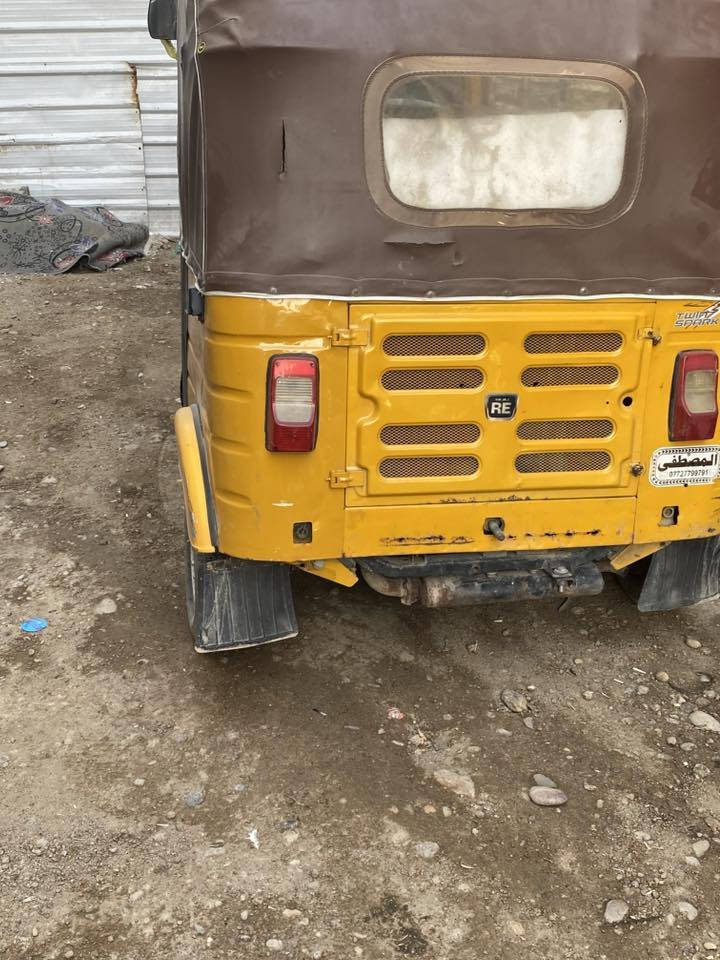 السلام عليكم
تكتك 19 البيع رقم بغداد بسمي 
مكان تكتك بلديات ضباط الثانيه
السعر 5ملاين ونص وبيه مجال
***********
