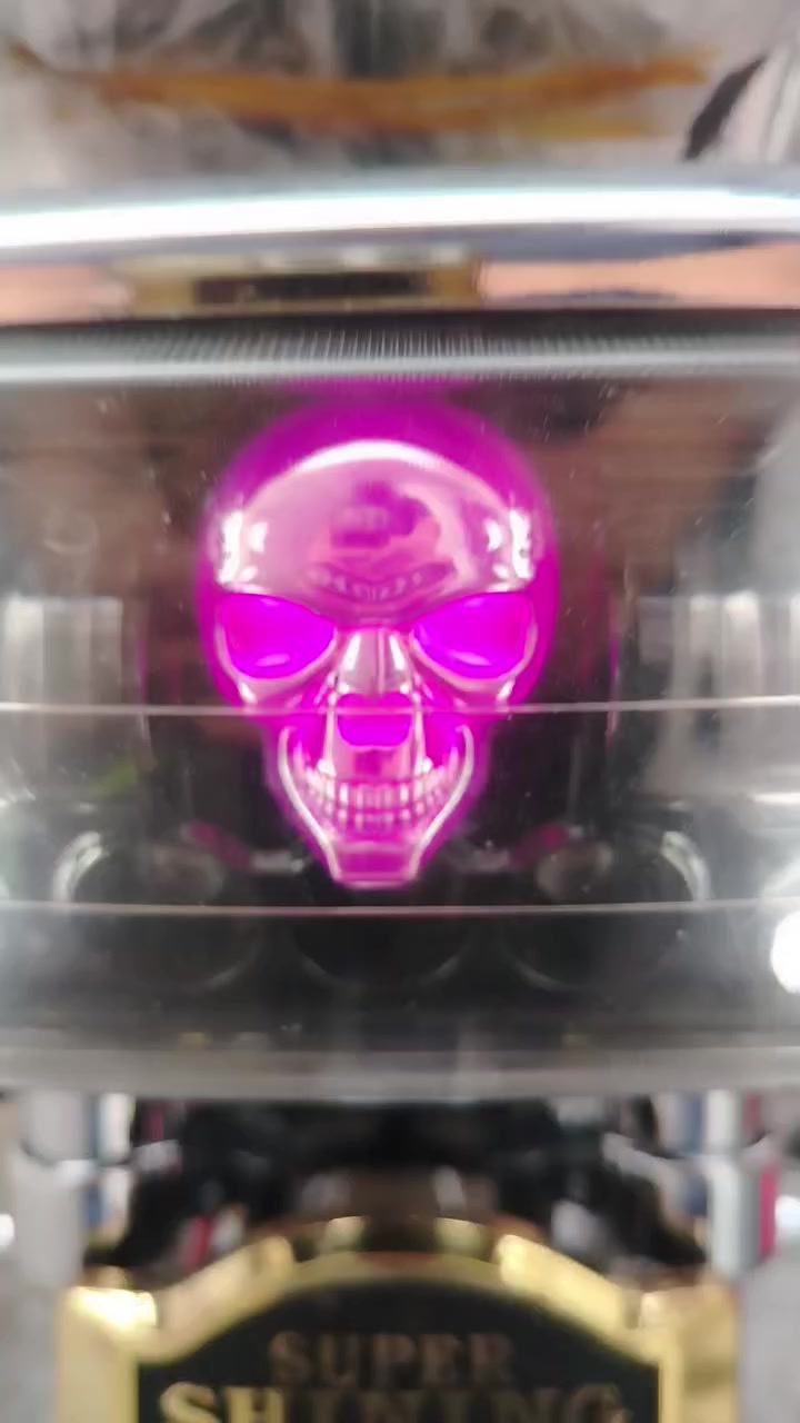 السلام عليكم دراجة شانينك سوبر مرقمه رقم بغداد انكليزي باسمي صارلي 10 ايام من ماخذها اضافة وياها خوذة اصليه و صندوك بلاستك كبير جديد و من استان موبايل، السعر مليونين و 200 عنوان بغداد الشعب
رقم الموبايل *********** متواجد واتساب....
