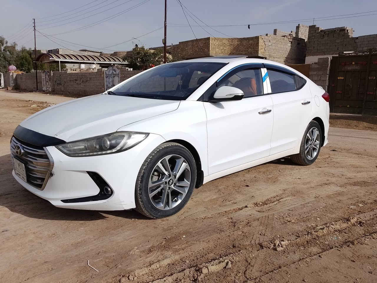 انتره خليجي موديل 18 خصوصي رقم واسط
كير محرك خير من الله بيه بارد بل جاملق الخلفي وصبق قليل بل بنيد 
والباقي مكفول سياره فول عده البصمه سياره بس صدرر تعبان بيه.      سعر السياره 148و بيه مجال مكان بغداد النهروان.     ***********
