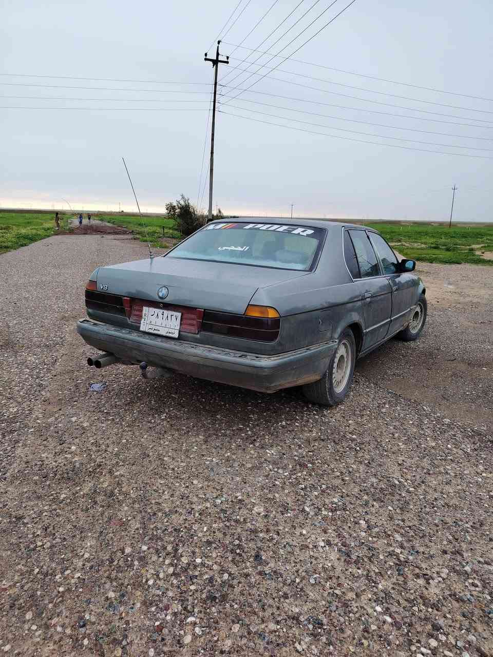 السلام عليكم للبيع او مراوس بيئم حجم 730موديل ٩١سلايت طكتين محرك وكير مال كصه شرط صدر تخم تاير جديد كهربائيات كلها شغاله تبريد تدفئه شغال جاهزه من كلشي سنويه خضره شرط التحويل من الشرعي  هاتف***********مكان السياره مفرق الشرقاط السعر ٢٥
