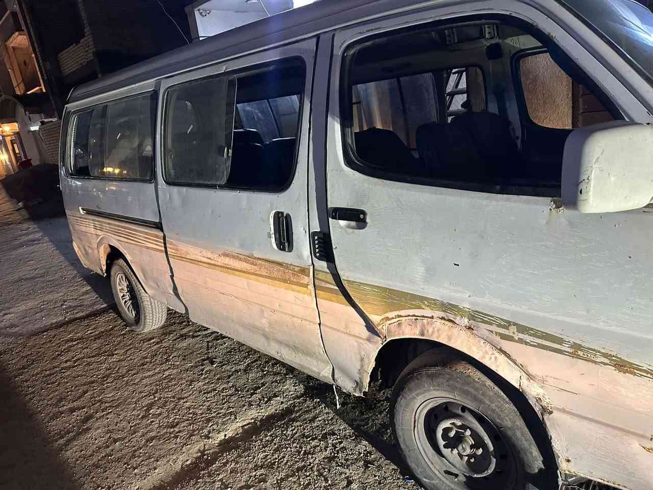 السلام عليكم.
كيا فتون للـبيع مكينه محور كاز 
كوم حديد واربع تايرات 
السعر 17 ورقه وبيها مجال 
مكاني بغداد تقاطع درويش 
وغرفتها داخليه مدوشمه جديد
***********
