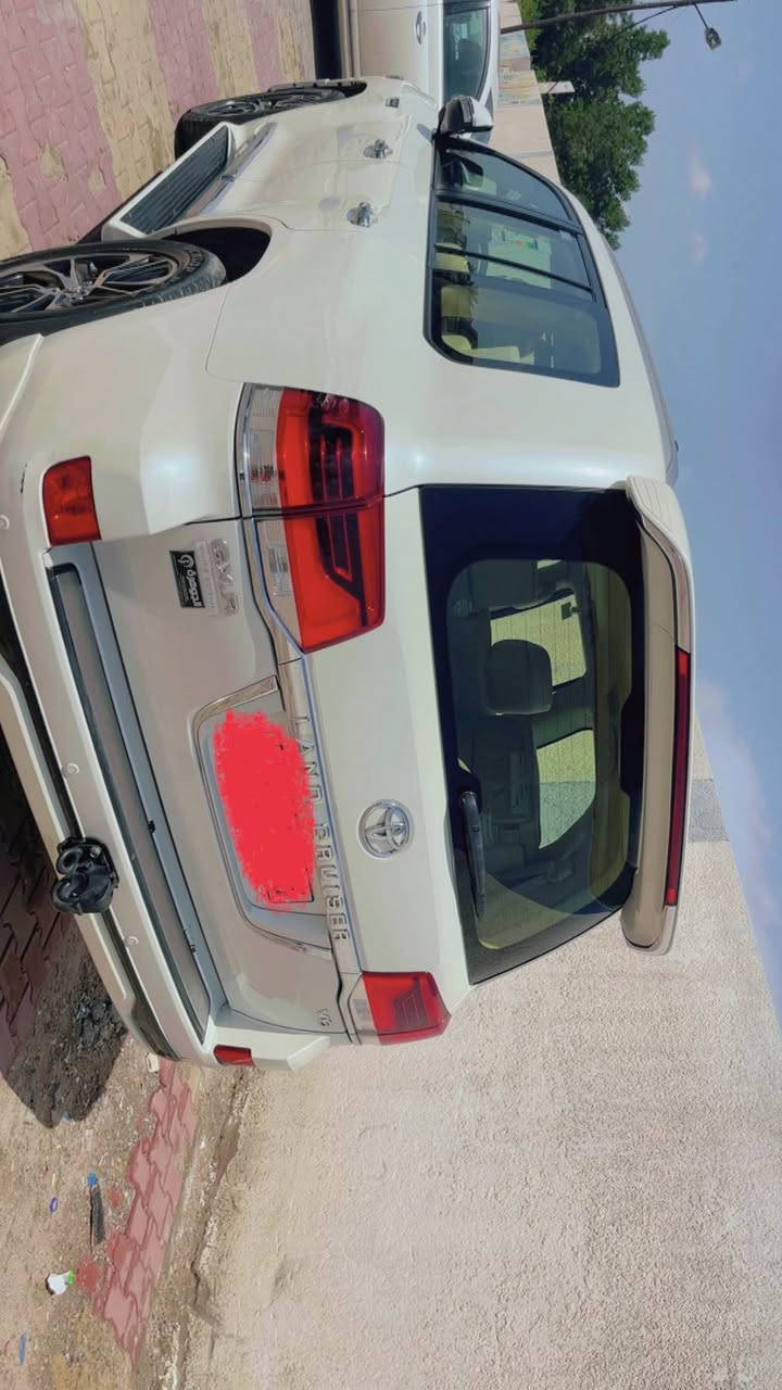 لاندكروز ٢٠١٧ وايت ادشن مكفوله ٦ سلندر رقم شمالي باسمي سياره نظيفه كولش ماشيه ١١٤ قابله للزياد*********** مكاني بغداد حي الخضراء٤٦٠٠٠ الف$
