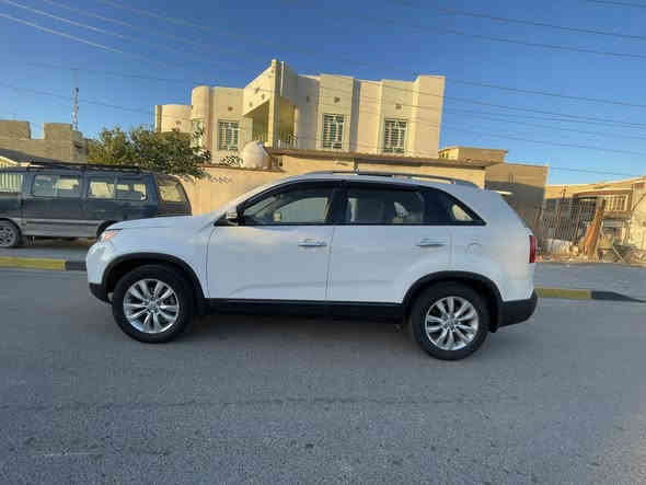 من رخصة الادمن المحترم 
كيا سورنتو 2012 وارد خليجي رقم بغداد مشروع وطني مواصفات 
٧ راكب 
٣ قطع تبريد 
داخل صاج 
مري شفط 
اشاير بالمري 
كامرة 
حساسات 
صبغ نص قطعة فقط شرط السونار مكينة گير تبريد صدر تخم تاير جاهزة جدا 
السعر 147
للاستفسار ***********
