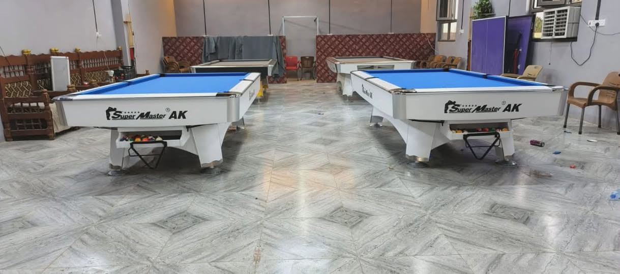 ميوزه مستخدم وجديد 🎱⬇️
☑️✅
يوجد لدينه توصيل 🚛لجميع المحافظات العراق...... ⬇️
☑️✅
ويوجد لدينه كادر مخصص لنصب لميز🎱....نقل وشد .... ⬇️
☑️✅
مع كيوبات طوبات 🎱🎱🎱... ⬇️
...... ⬇️...... 
الستفسار *********** بي واتس📞
