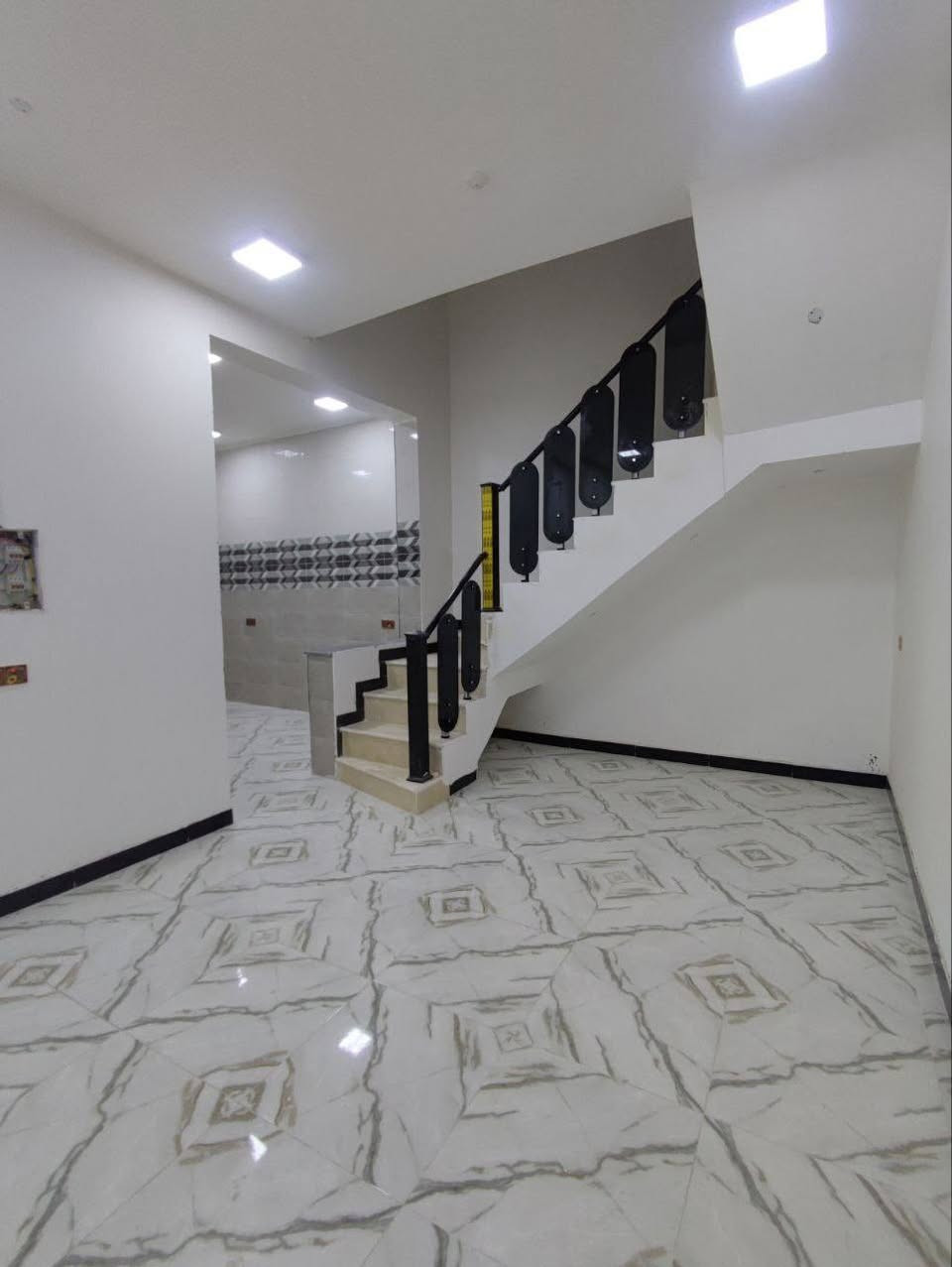 بيت 100 متر بالاسكان الصناعي بل 3000
شغل درجه اولى خدمات كامله شارع تبليط
البناء / طارمه استقبال وصاله وغرفه ومطبخ وصحيات داخليه وخارجيه ومنور
السعر والتفاصيل اتصل ***********
