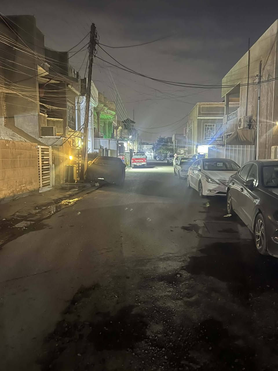 السلام عليكم مشتمل للايجار
المساحه 100 متر 
يحتوي علا طرمه وخدمات خارجيه واستقبال ومطبخ وخدمات  مساحه درج وغرفه جوة وحده والطابق الثاني يحتوي علا ثلاث غرف نوم بل اضافه خدمات وحولي وسخان وماطور والتانكي 
المكان الشعب شارع الصحه خلف شركه الببسي للاستفسار الاتصال *********** أو خاص
