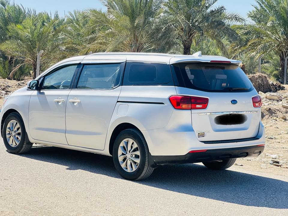 السلام عليكم ورحمة وبركاته سيدونا أمريكي موديل 2019 سياره كلش جديده مل جناي رقم دولي بسمي كفاله ماعده جاملغ خلفي من امريكا جهت سايق الاتصال واستفسار (***********)
