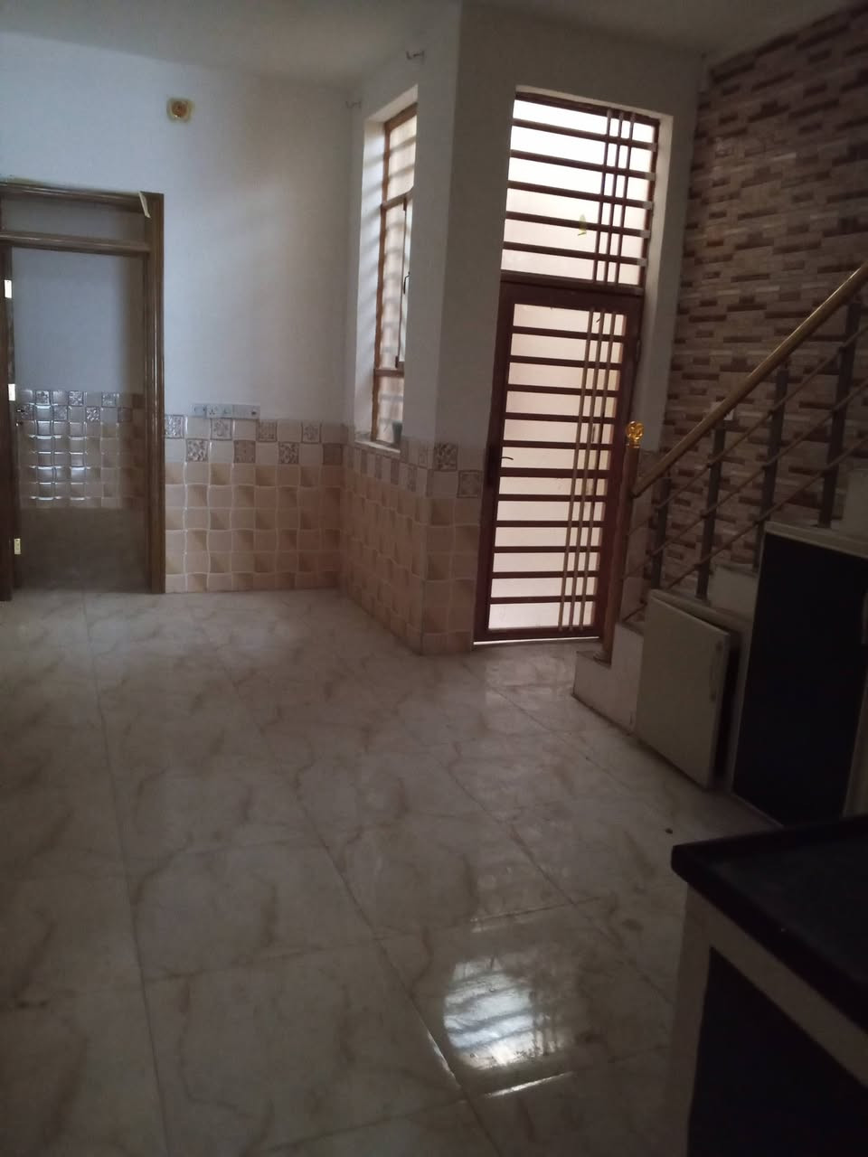 دار للبيع 70م شارع ابو طالب
طابقين بناء طابوق 3غرف نوم 4بيت عن شارع العام كافة الخدمات موجودة يبعد عن مركز المدينة 1كيلوا سند 25اقرار محكمة بية للاستفسار ***********
