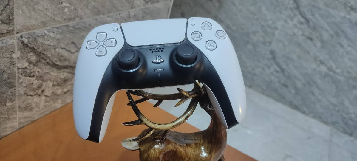 للبيع جهاز PlayStation 5 Slim بحالة قريبة من الجديد.
مميزات الجهاز:
النسخة السليم الحديثة (خفيفة وتصميم أنيق وتخزين مميز).
يعمل بكفاءة عالية جداً وبدون أي مشاكل.
يأتي مع يد تحكم واحدة الأصلية وكافة ملحقاته الأصلية.
💵 السعر: 800
تواصل ***********
