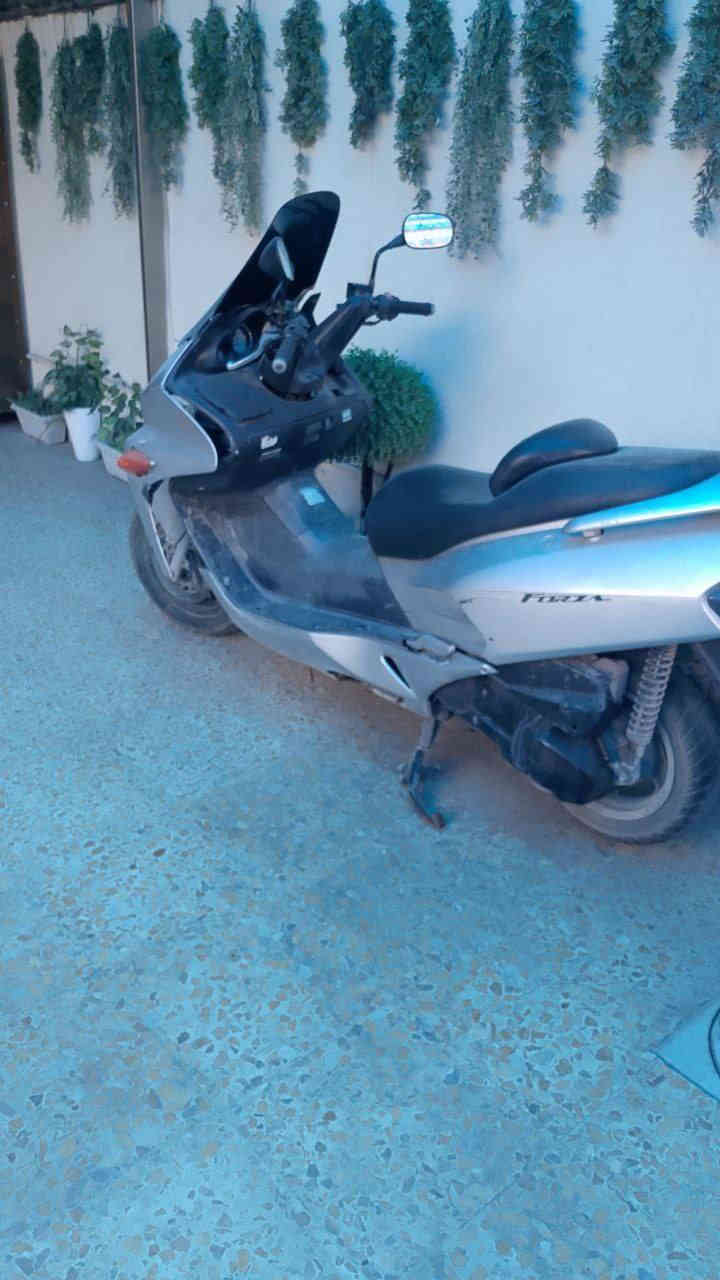 السلام عليكم مرخصت الادمن دراجه فورزا 0.6 للبيع 
للاستفسار ***********
مكاني بغداد الدوره
غير متواجد علا الفيس
