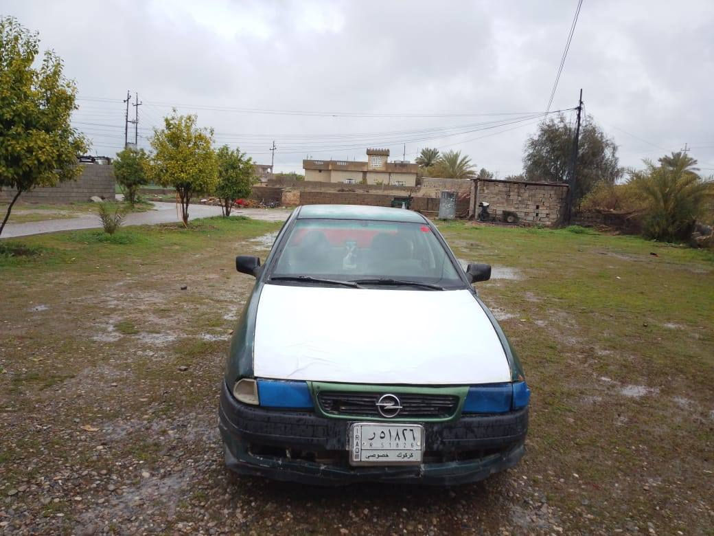 السلام عليكم لبيع سياره فيات موديل 1994 سنويه عضم عاج تريد وكاله تريد تحويل كهربائيات كلها شغاله باتري جديد تواير جدد دوشمه جديد تدفئه شغاله غطرت خياس ما بيها سياره وضع شركه كير بل شرط والمحرك بي بدايه صرف
وترهم مراوس حسب القناعه السعر 14  الاستفسار الاتصال 
 على الرقم ***********
