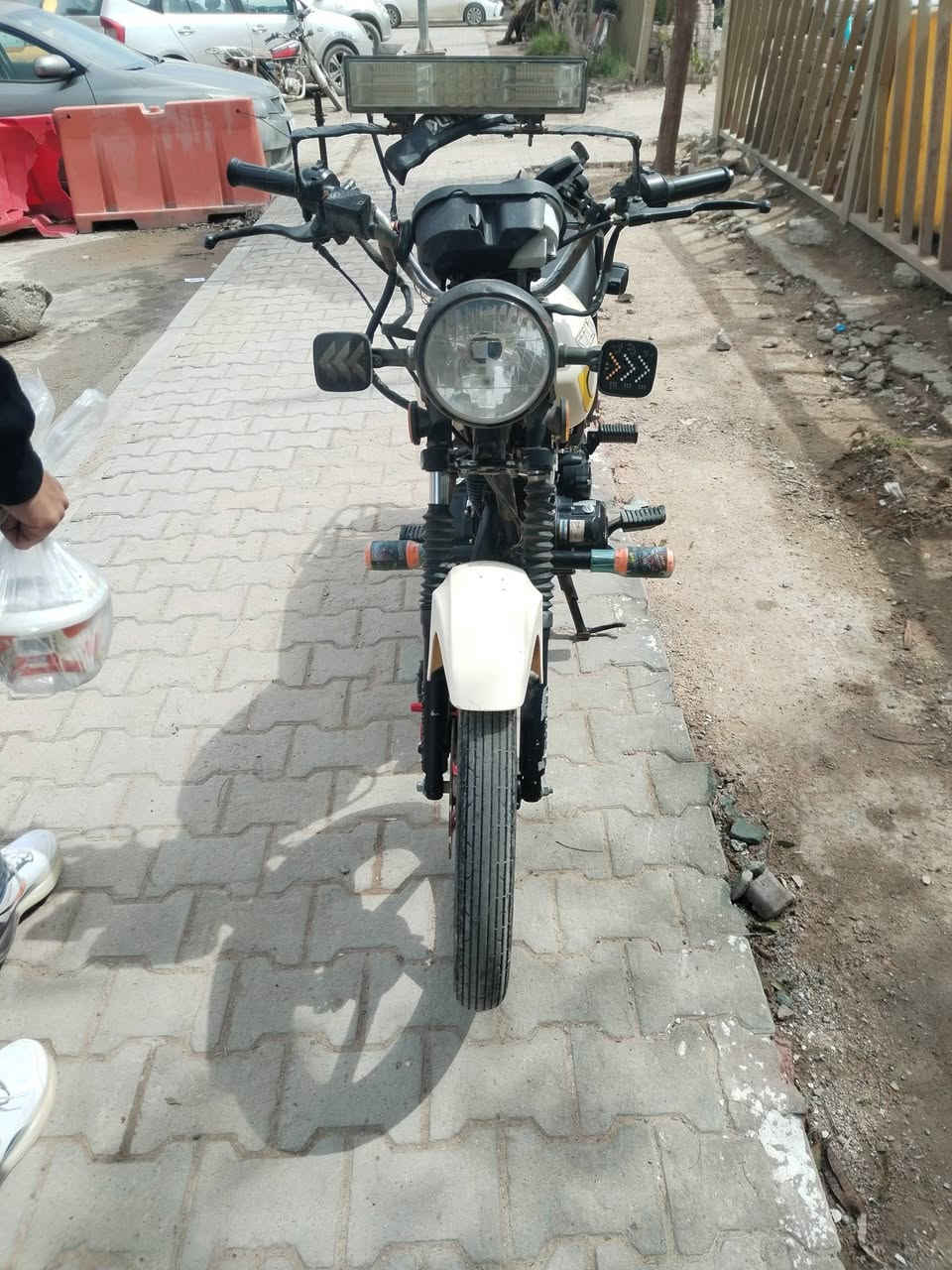 للبيع او مراوس سونك موديل 2023 محرك مامفتوح نظيف أوراق كاملة  كارتونيه دراجه نظيفة مال جناي سعره 525 بي مجال مكاني شهربان ***********
