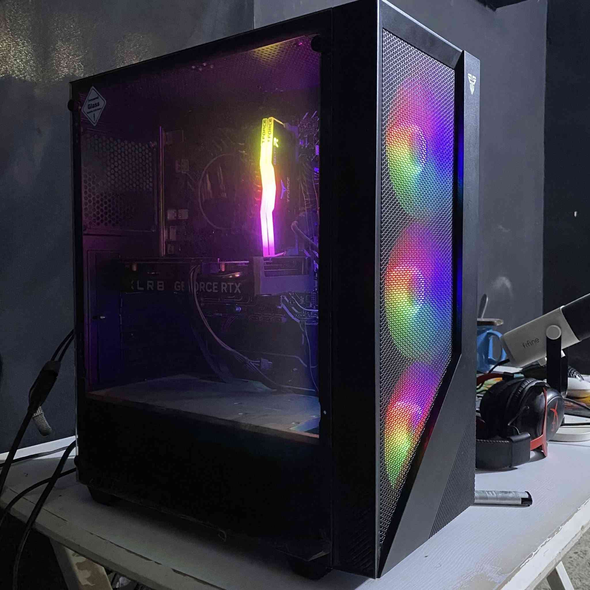 سلام عليكم كل الكراتين موجودة
Core i5 12400f جيل الثاني عشر 

RTX 4060 OC PNY 8G

RAM : 16 8*2 3600 T-force RGB 

M.B : Asus h610m d4

SATA : m.2 NVMe 1T Lexar 620 3500MB/s

PSU : DEEPCOOL 600 W 80plus

كيس فانتيك اربع مراوح RGB

السعر مليون 

مكاني بغداد البلديات توصيل موجود 

***********
