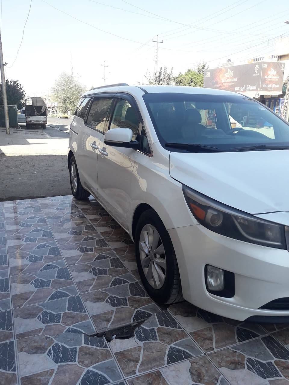 للبيع
كيا سيدونا موديل 2016 رقم اربيل سنويه لل28 فول مواصفات بدون سلايت.
 كير محرك وطخم تايرات حداديه صدر شرط كفاله.
 حادثها بالخارج جامله خلفي يمين فقط بدون دواخل واير باك.
 السعر 170 
للتواصل رقم *********** مكاني الموصل
