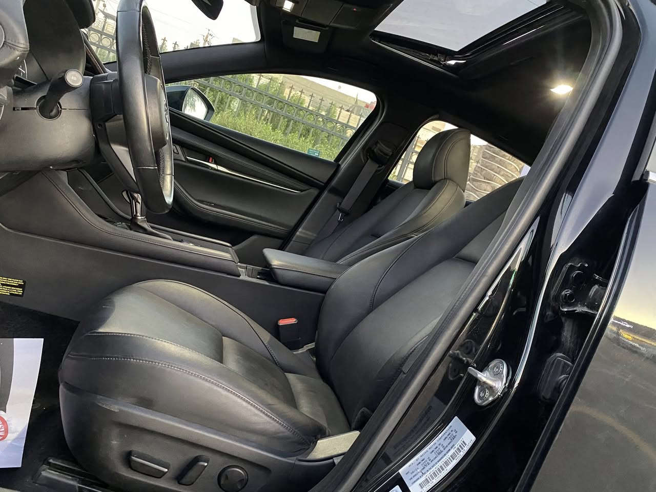 السلام عليكم ( للبيع فقط ) ***********
مازدا 3 موديل ⚫️2025⚫️   
ماشيه 4 الف فقط بعدها مماشيه بالعراق
فوول الفول شنو ابالك بيها مواصفات
مكينه 2500 تنفس طبيعي سكاي اكتف طياره
حادثها فقط مقدمة البنيد مصبوغ
الباقي كفاله عامه بدون شخط بدون رصعه بدون دواخل
السياره جاهزه من جميع النواحي 
رقم اربيل ( دخول جديد للعراق)لون اسود ملكي لامع
▪️فتحة سقف سلايد  
▪️بصمة تشغيل + بصمة ابواب
▪️كشنات جلد بالكامل + تحكم كهرباء
▪️شاشه ايباد كبيره وماوس للتحكم
▪️سستم سماعات bose
▪️مري قلاب عند الرجوع للخلف
▪️اشاير بالمري + نقاط عنياء
▪️تحديد مسار + قياده اليه
▪️رادار 360درجه 
▪️حساسات اماميه + حساسات خلفيه
▪️شحن لاسلكي+ هاند بريك بصمه
▪️كشنات تدفئه + هيتر بالستيرن
▪️عداد ديجتال الكتروني+ اضويه كلها ليد
▪️كشنات خزن ميموري +اوتو هولد
▪️تبريد شاشه منفصل
▪️لايتات زينون متحركه ويه الستيرن
▪️ليدات خلفيه + ليدات اماميه نهاريه
▪️ويل كب  بلادي حجم 18 
▪️تحكم كامل بالستيرن 
▪️جميع الايرباكات سليمه ماعدا الدركه  
اخوان الضرر موضح بالصور فقط البنيد وشرط السونار 
كير ومحرك وتبريد بوضع الوكاله، صور الحادث بالمنشور
السعر 152 مكاني بغداد خلف هايبر ماركت حي العامل 
***********
