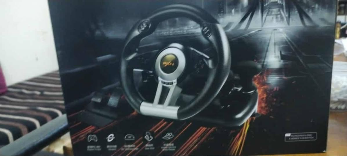 Xbox one فات للبيع العاب موجوده بل صوره الجهاز نضيف دركسون مستعمل قليل الجهاز ما مفتوح ويجي معه شاحنة يداه ويتدات أيضا وحده اصليه الثانيه تجاريه باقي التفاصيل عل خاص او رقمي ***********
