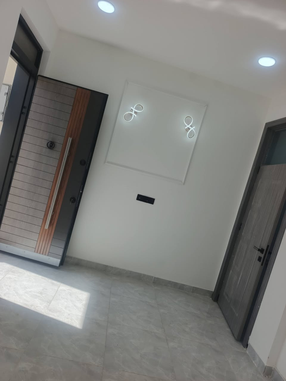 متوفر دار للبيع البوعيثه مجمع العيثاوي 50 طابقين زیر و تجاري قرب مول ادم سعره جدا مناسب
***********
