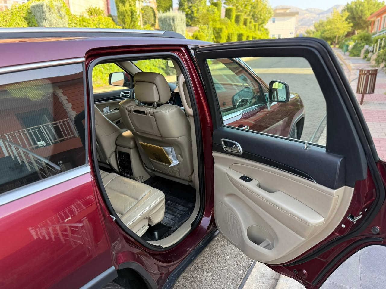 📍جيب كراند شيروكي
📍موديل ١٩ خليجي وكالة ليث العبيدي 

📍رقم اربيل هزة وفحص جديد والسنوية لل٢٩

📍فئة لمتد بلص فول الفول

📍مكفولة كفالة عامة ماعدا بارد جداً بسيط بالباب 

📍السونار مرفق مع الصور

📍طخم تاير جديد 

📍السيارة جاهزة ١٠٠٪

    ماشيه ٨٢ ألف ميل 

السعر 290 وبيها مجال 

العنوان البصرة.. 

***********
