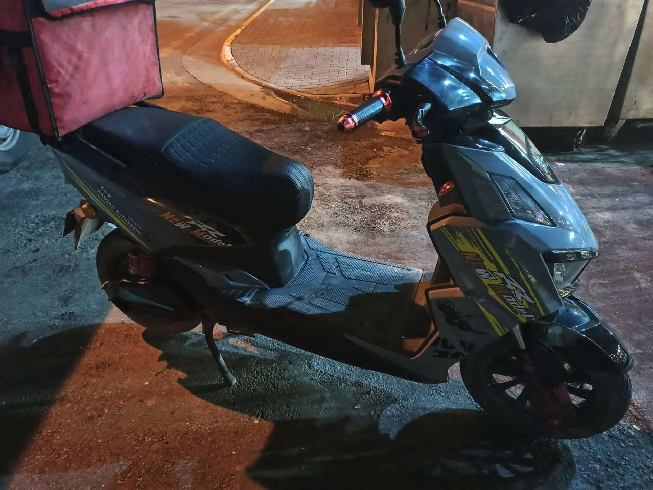 السلام عليكم دراجه شحن للبيع بطاريه ليثيوم السعر 900او بيه مجال مكان بغداد مدينه بسمايه 
مكلف بالنشر يرجى الاتصال على الرقم***********
