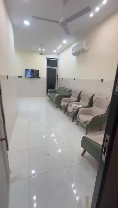 شقة للايجار المنصور البيجية الجديده
مفروشة 
المساحة 100
طابق أرضي
غرفتين وصاله ومطبخ وحمام
استفسار مراجعة شركة سما العلياء للأستثمارات العقارية
شارع بلدية المنصور قرب كاتب عدل مجاور مصرف استثماري
الاتصال على ارقام تالية
***********
***********
