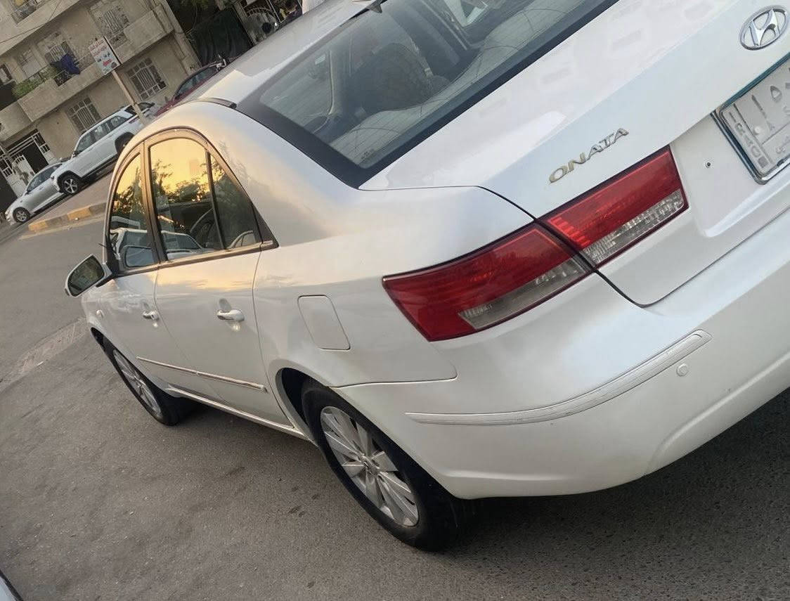 السلام عليكم  للبيع
سوناتا ٢٠٠٩ خليجي 
محرك ٢٠٠٠ كفاله كير حداديه تخم تاير تبريد كهربائيات كلها كفاله بيها رش صبغ اثر شخوط شرط بدون حادث سونار مرفق مع الصور 
رقم نينوى مشروع وطني تحويل مباشر 
مكان السياره بغداد الاعظمية 
السعر ١٠٥ 
***********
***********
