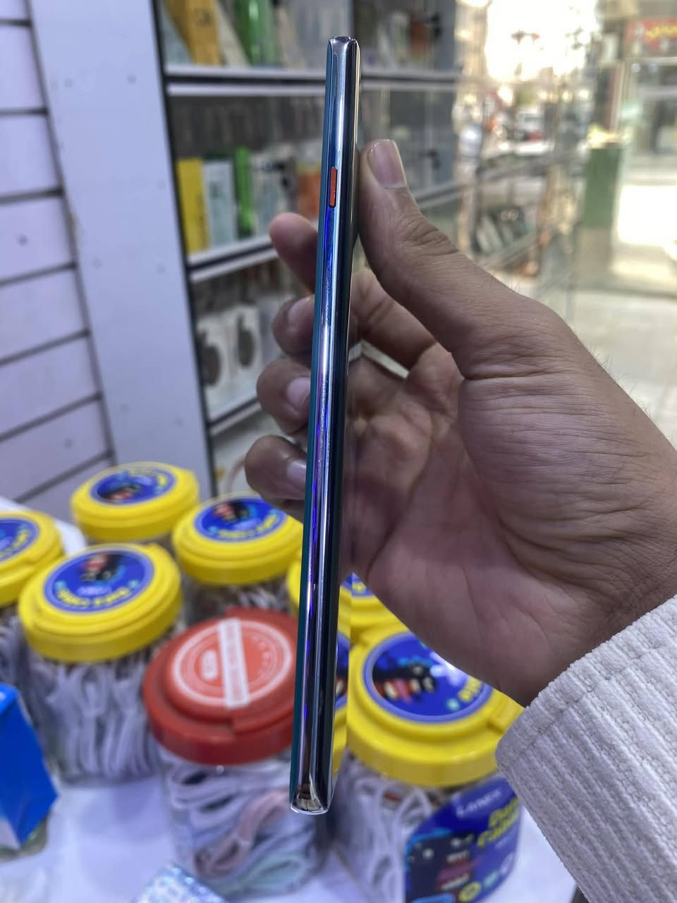 تكنو كامون40برو5G ذاكره256عشوئيه12+12 جهاز راقي اخو جديد ملحقات كامله سعره265 مكاني مشخاب***********
