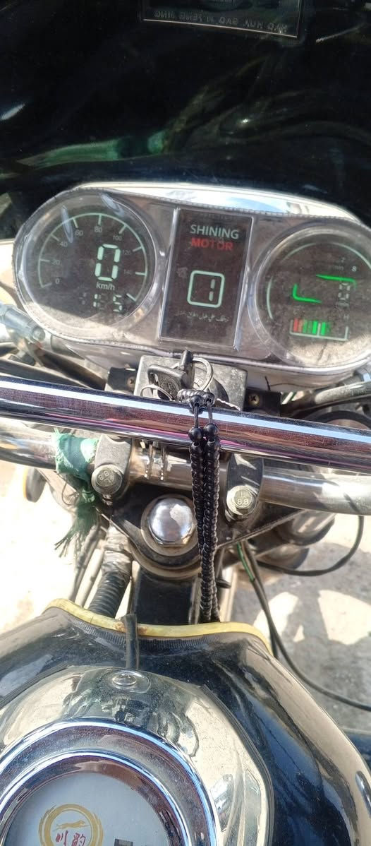 السلام عليكم ورحمه شباب ستوتة موديل 23 اوراق أصولية ترقيم السعر 2700   شركة النور  بين مجال لطبين مكاني بغداد العماري رقم الهاتف ***********
