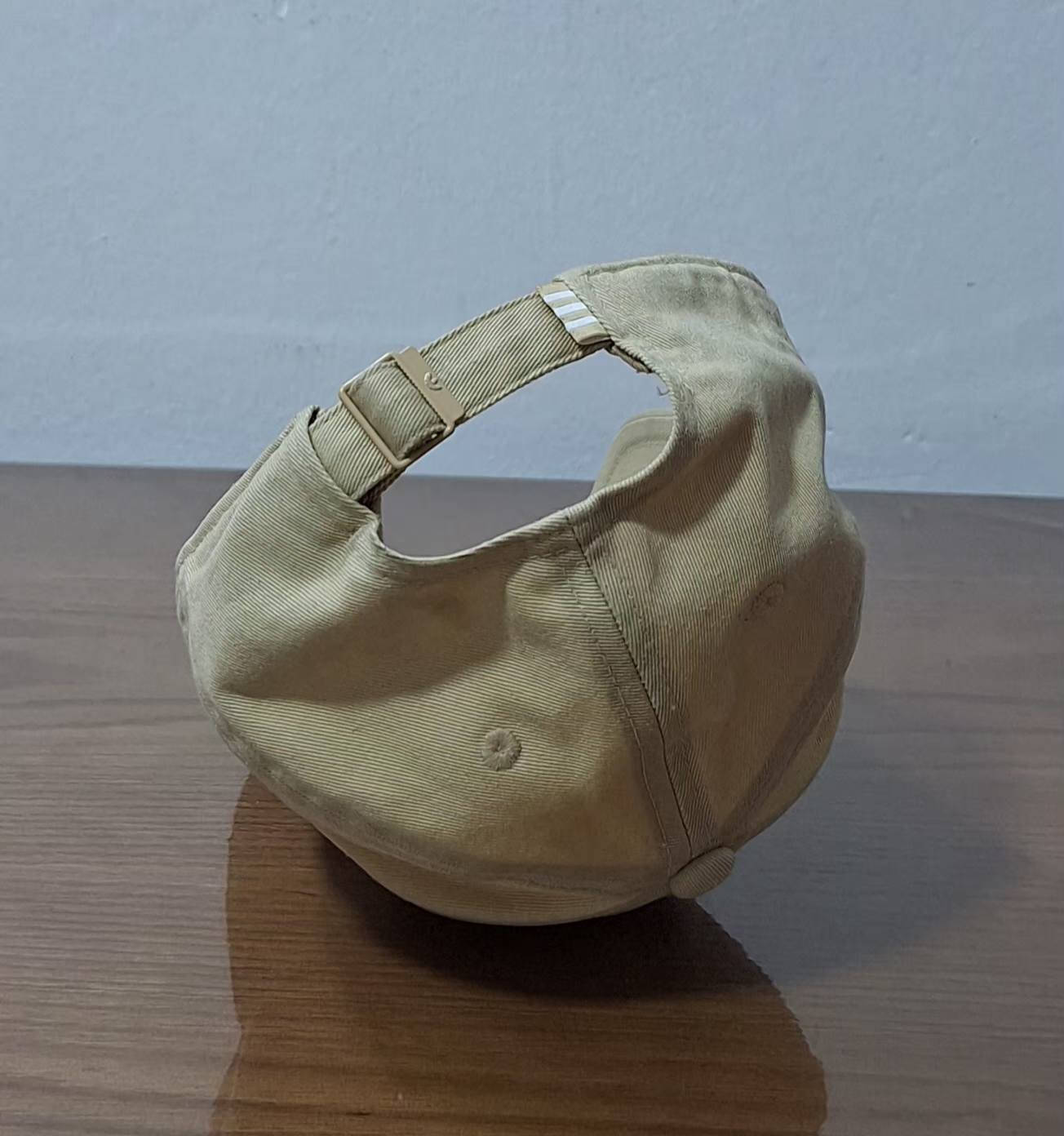 ماركة أديداس أصليه وكاله
قياس M و L
سعر 35
*********** واتساب مسنجر
يوجد توصيل
