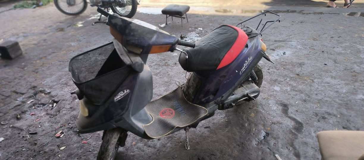 ياماها للبيع نضيف كل عيب ما بيه نضيف لا صوت اكسل ولا صوت محرك ناعم كهربائيات شغال سعره 150 بيه مجال قليل رقم ***********
