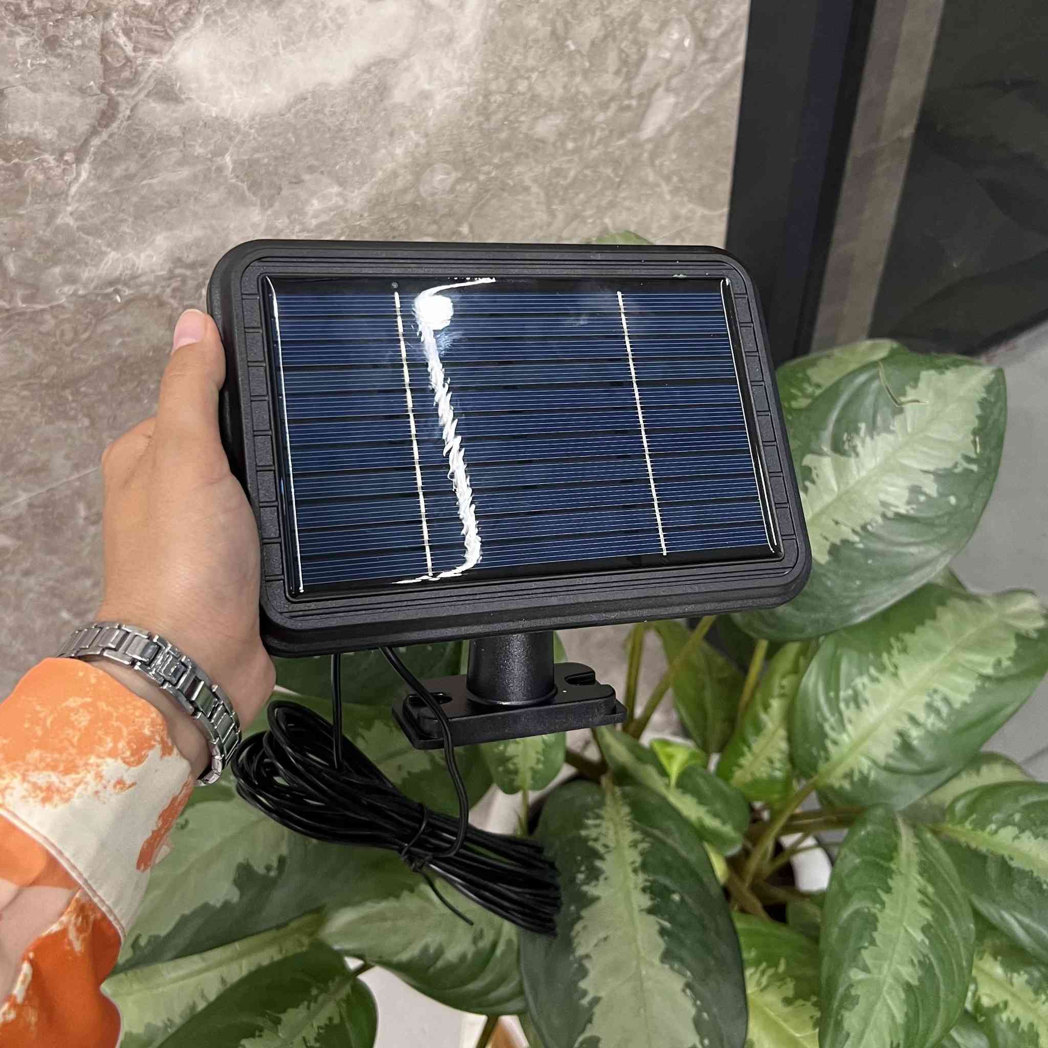 ☀️💡 إنارة ذكية تشتغل تلقائي بالحركة!

كشاف طاقة شمسية مع حساس حركة وريموت تحكم 🌙

3 أوضاع تشغيل مناسبة للحدائق والممرات والبيت 🏡

شحن شمسي بدون كهرباء وأسلاك مزعجة 🔋♻️
للطلب والاستفسار يرجى مراسلتنا على رقم الواتساب :***********☎️
.#الكترونيات #العراق #متجر #اجهزة_كهربائية #اجهزة_منزلية
