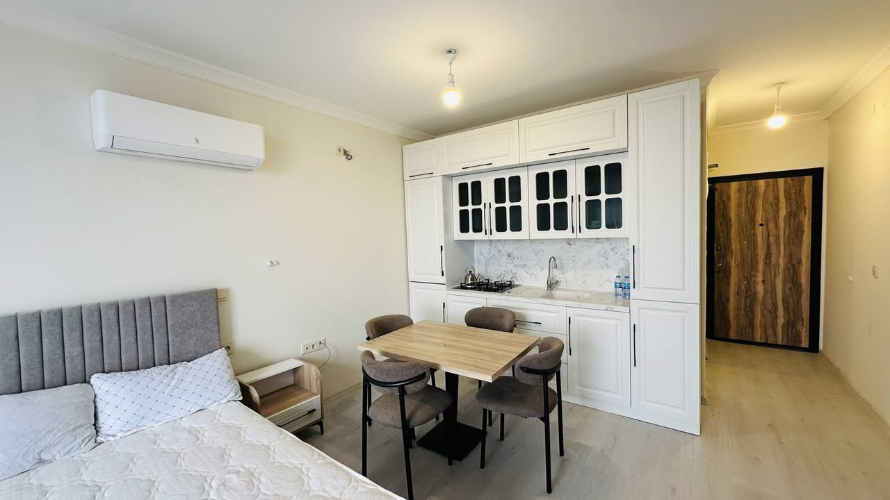 🔹شقه للايجار ستوديو مؤثثه مساحتها 44م واجهة مطار .

🔹في مشروع لالاڤ ايربورت ڤيو .

🔹سعر ايجارها مقدماً 300$ .

للتفاصيل اكثر تواصلو مع الارقام التاليه 📞 

0750100609–***********–***********
