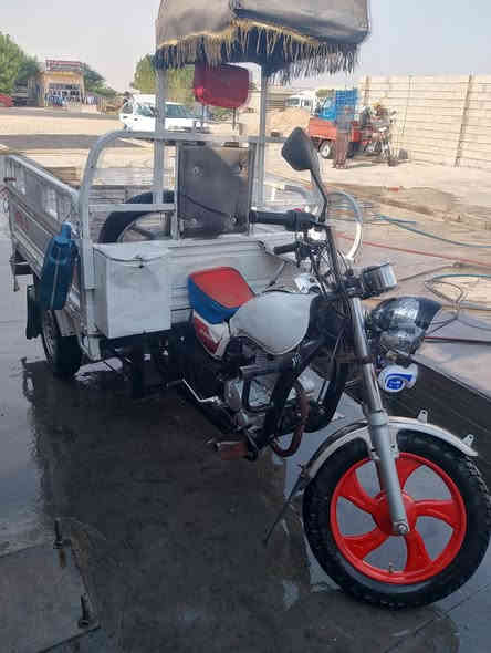 السلام عليكم اللبيع  ستوته 2019لا تبخير لاتنقيص سعر 1300 وبيه مجال مكان ديالي بلدروز امام عسكر ,***********
