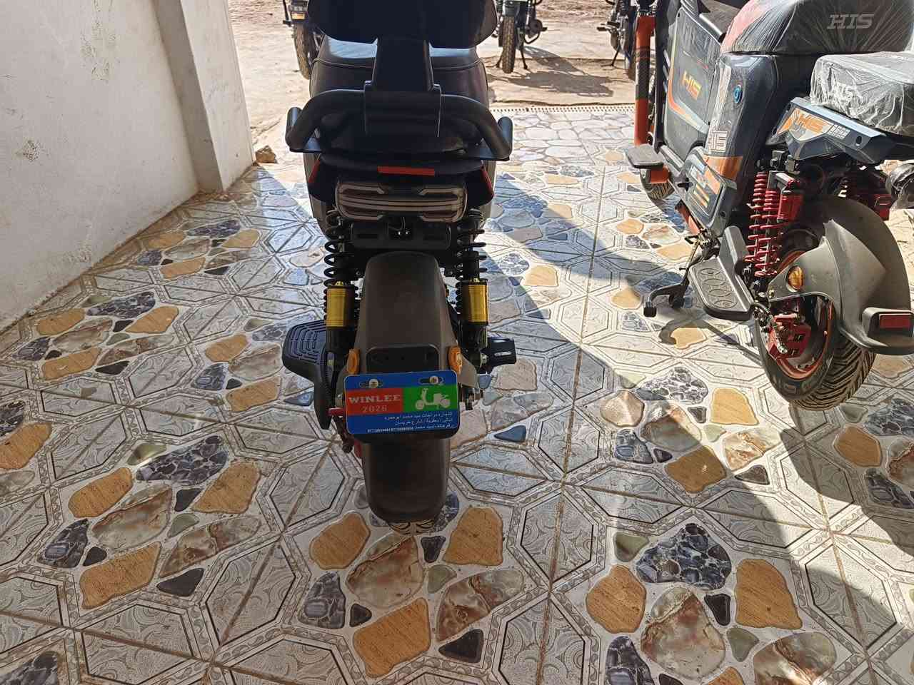 السلام عليكم شباب دراجه شحن للبيع موديل 26 800 وبيها مجال قليل حق الجيه دراجه جديده اسبوع صار لي من اخذتها وهذا رقمه خابرني وانا بخدمتك ***********
