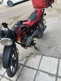 دراجه بوكسر للبيع اوراق كامله المكينه 4كير  السعر 600وبيه مجال بسيط رق...