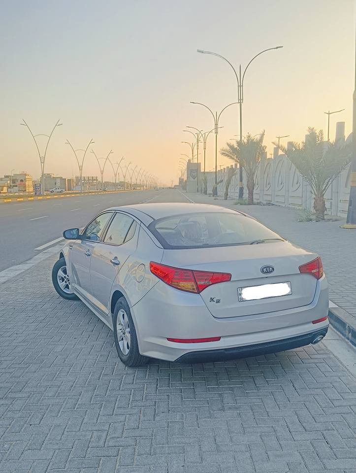 السلام عليكم كيا كي فايف موديل 2013 وارد كوري السياره كفاله عامه ما عدا صبغ قطع قليله والوارد كوري معروف يجي بي صبغ من كوريا السياره جاهزه من حداديه تبريد تخم تاير كير مكينة كله جاهز مكينه حجم 2000 دوش خطين محور خط واحد رقم بصره الجديد (14) مرحله وكامله سنويه لغاية 2027 صاعده هزه وكامله بيه (منضومة غاز) مواصفات السياره تحكمات ستيرن شاشه كامره خلفيه نضام ايكو اقتصادي اواكس ويل كب امرايات شفط كشنات جلد هواي بيه مواصفات معروفة السعر 118 وبيه مجال بسيط للشراي رقم الهاتف *********** العنوان البصرة القبله حي المهندسين السياره جديده وجاهزه من كلشي الزبير, البصرة
