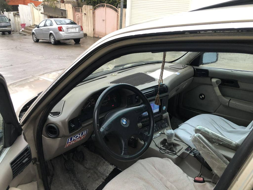 سڵاوی خوا لە هەموولایەک 
ماشاللە لە ماڵی هەموولایەک
بی ئێم ٥٢٠ 
ڕەقەم سلێمانی 
گێر و مەکنیە بەشەرت 
تەبرید و گەرمی مەزبووت 
تەبرید لەمس 
سلاید 
چوارجام کارەبا 
بێ دەعم و لێدراو 
کارەبای هەمووی مەزبووتە 
بێ مەعجوون هەموو گیانی بەشەرت 
سەیارە تا بڵێی جوان و پاکە ماشاللە 
بەناوی خۆمانەوەیە 

گۆڕینەوە ئەکەین بە مارسیدسی بە دڵمان بێت 

سعری ٤٦ معامەلە 
شوێن سلێمانی 

*********** السليمانية, العراق
