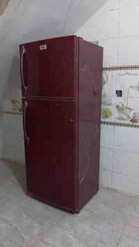 ثللاجه للبيع حجم ٢٠ قدم قفل 150 الف مابيها اي مجال 07831212901