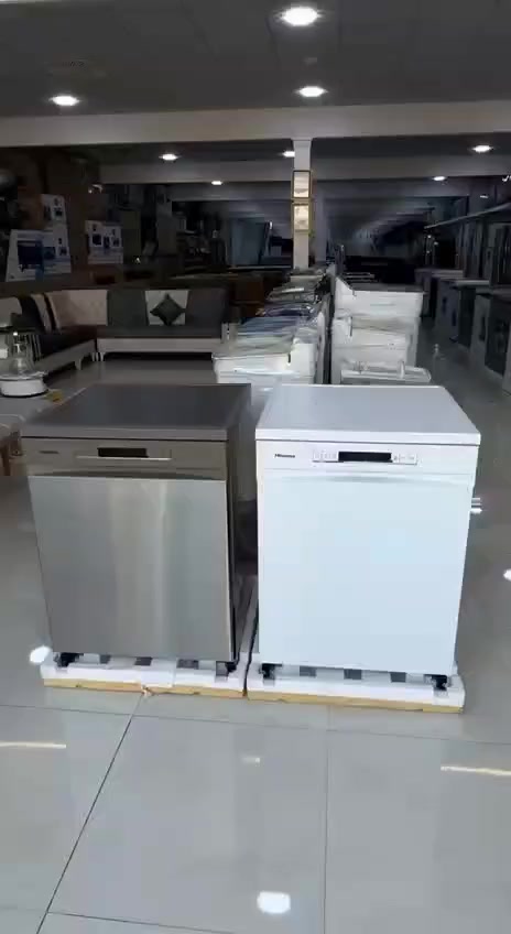 #القسط_الشهري ❣️٤٥ ألف❣️.
سعر النقد ❣️❣️٥٢٥ الف ❣️❣️.

✨ غسالة صحون هايسنس – نظافة احترافية بدون تعب! 🍽️

من شركة Hisense العالمية 🌍
🔹 سعة كبيرة تصل إلى 15–16 مكان – مثالية للعائلة والعزائم 👨‍👩‍👧‍👦
🔹 برامج متعددة: سريع ⚡ اقتصادي ♻️ مكثف 💪 أوتوماتيك 🤖
🔹 تنظيف قوي بضغط مياه ذكي يوصل لكل زاوية ✨
🔹 تجفيف ممتاز يخلي الصحون جاهزة للاستخدام فوراً 🌬️
🔹 صوت هادئ جداً ما يزعجك 🔇
🔹 توفير بالطاقة والماء يساعدك تقلل الفاتورة 💧💡
🔹 تصميم أنيق وعصري يناسب كل المطابخ 🏡
🔹 متوفّرة باللونين:
• أبيض أنيق 🤍
• فضّي / ستانلس ستيل فاخر 🌟
اختصر وقتك… وخلي مطبخك يلمع دائماً مع هايسنس 😍


**إذا كنت صاحب هذا الإعلان وتريد حذفه لأي سبب، رجاءا أرسل رسالة إلى الدعم الفني**