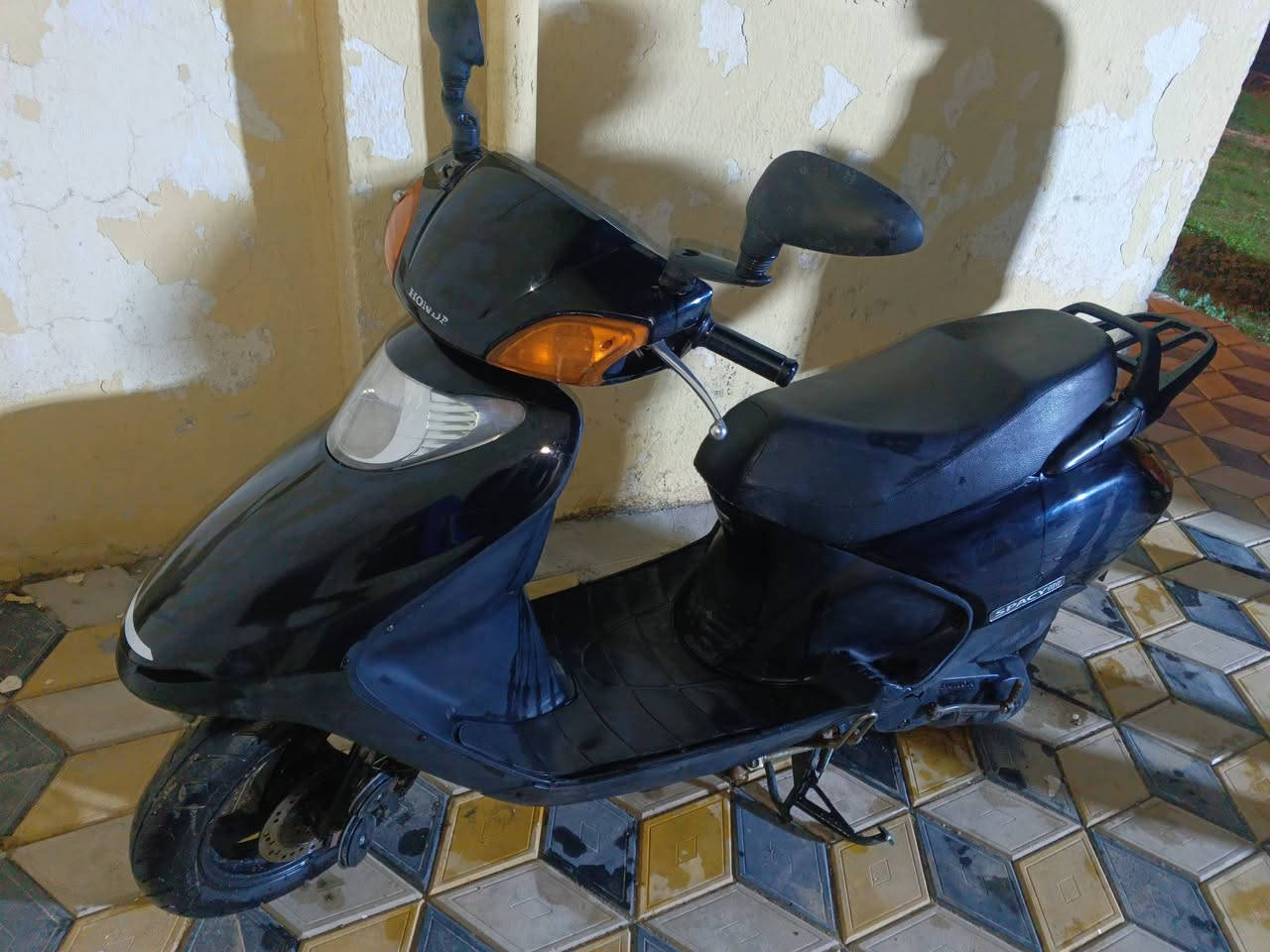 سبيسي ياباني جاهزه للمطارده شلعه فد شي كابريتر بلادي السعر 700 وبيه مجال اتصل على الرقم *********** اني مكلف
