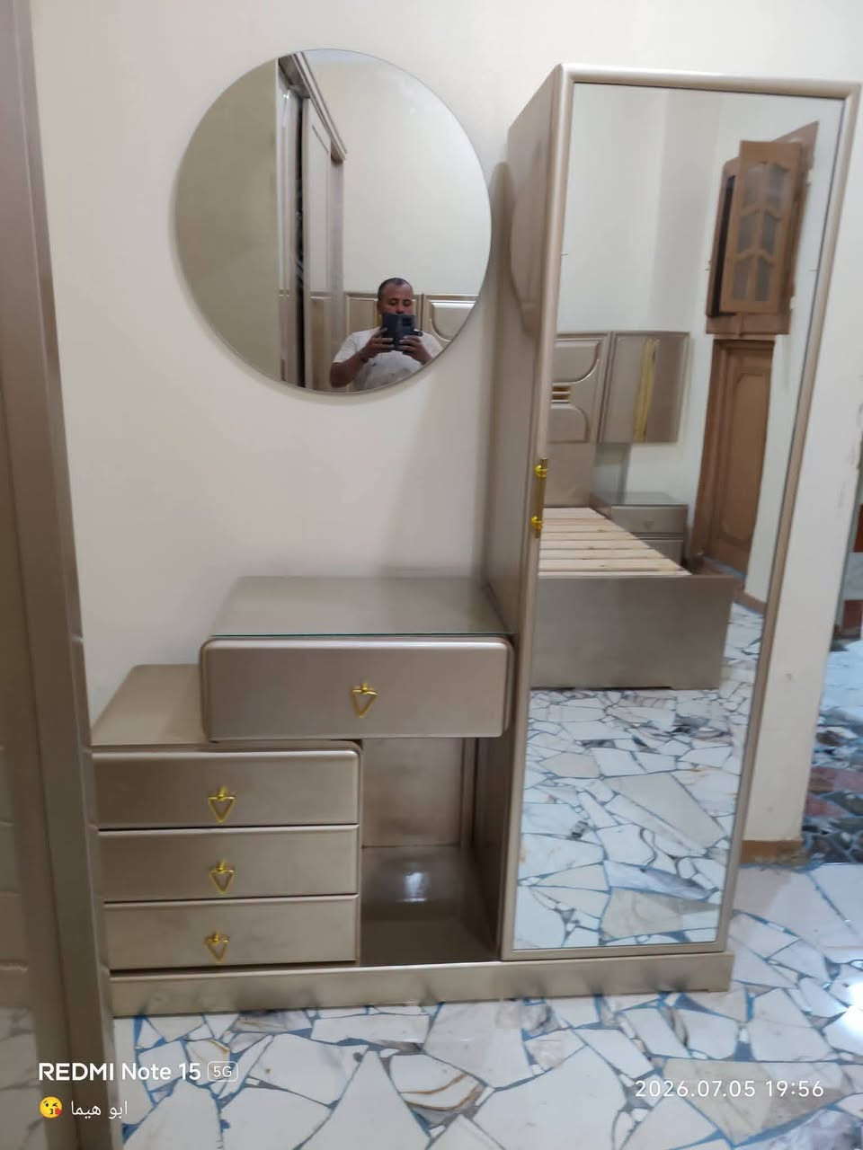 الغرفه موجوده علي الخشب الأبيض  ليها كذا لون بسعر منا سب جدن0190441355


**إذا كنت صاحب هذا الإعلان وتريد حذفه لأي سبب، رجاءا أرسل رسالة إلى الدعم الفني**